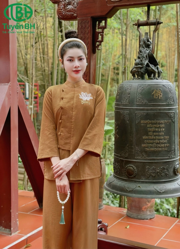 Bộ đũi thêu sen chữ Tâm màu Nâu