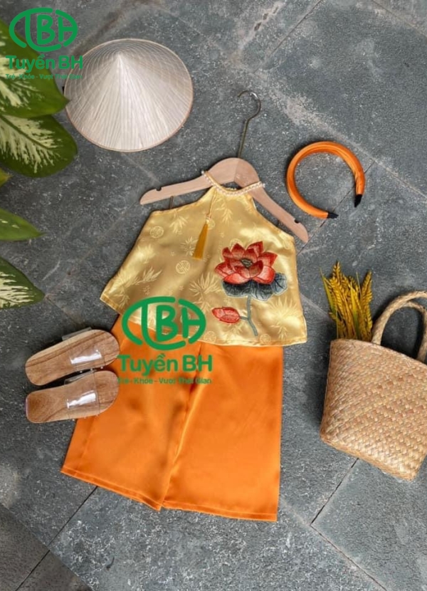 Set cổ yếm thêu sen màu Trắng