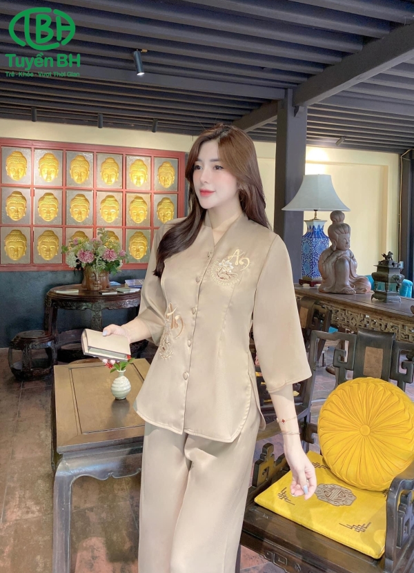 Bộ trượt thêu chữ An màu Trắng 