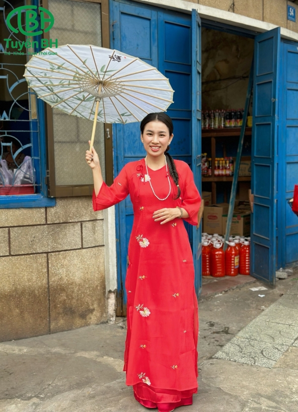 Áo dài Tường Lan Mẹ Trắng kem