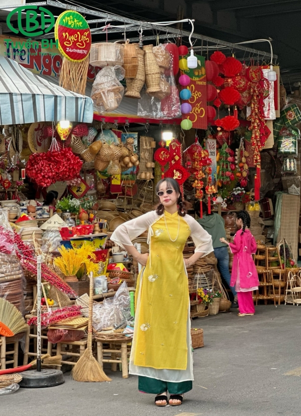 Áo dài Khánh Vy Mẹ Vàng
