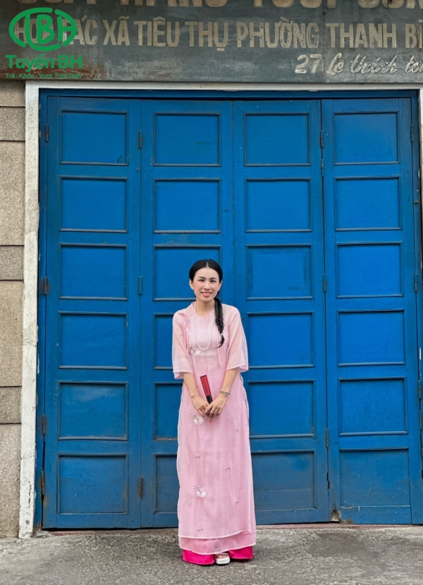 Áo dài Tường Lan Mẹ Đỏ