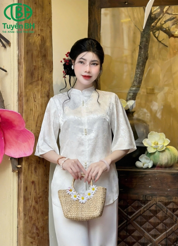 Bộ lam đính cúc ngọc tay loa màu hồng