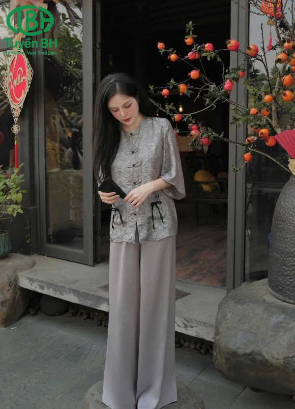 Bộ lam tơ tằm có túi tiền màu xám