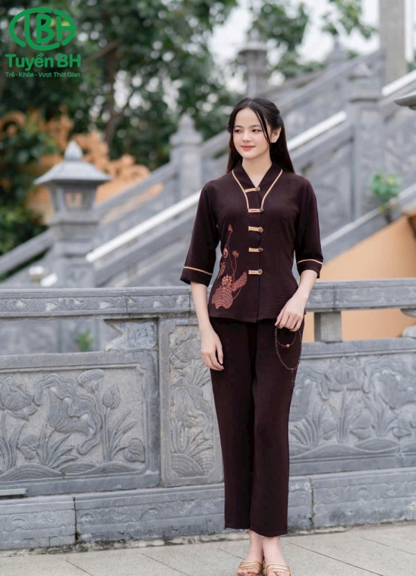 Bộ đũi thêu sen nút gỗ màu nâu