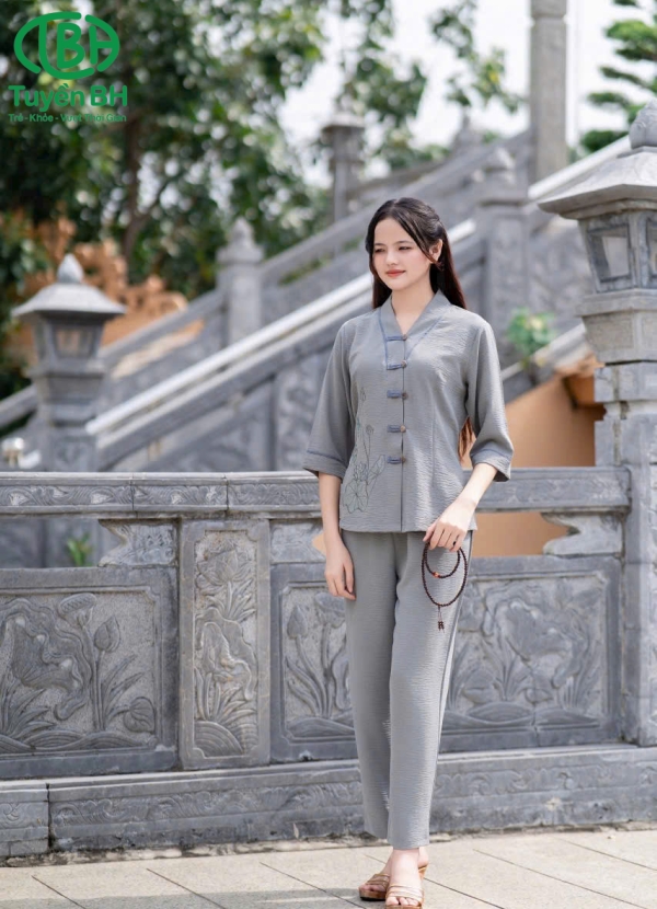 Bộ đũi thêu sen nút gỗ màu nâu