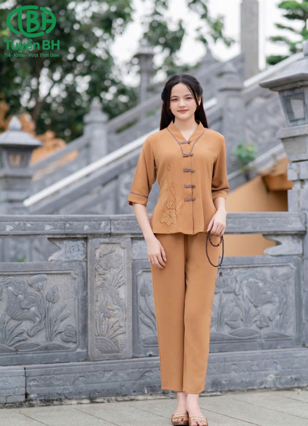 Bộ đũi thêu sen nút gỗ màu nâu