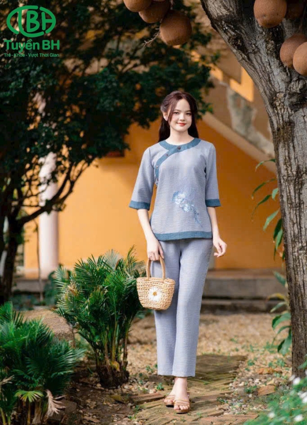 Set lam thêu có viền 