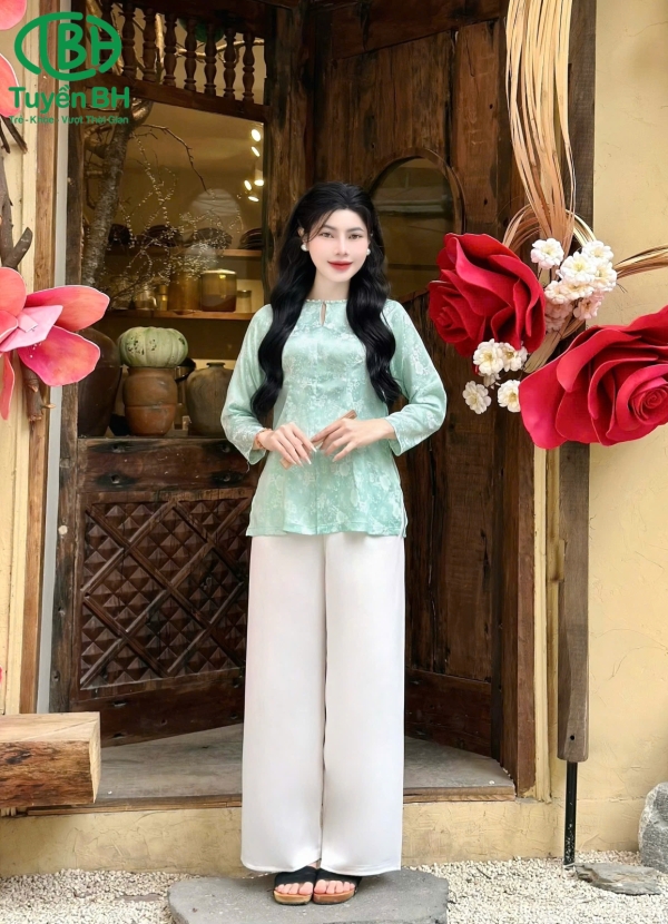 BÀ BA CÁCH TÂN GIỌT LỆ CỔ NGỌC màu hồng
