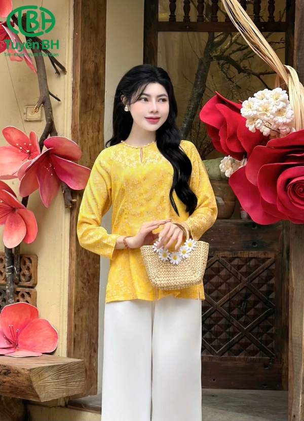 BÀ BA CÁCH TÂN GIỌT LỆ CỔ NGỌC màu trắng