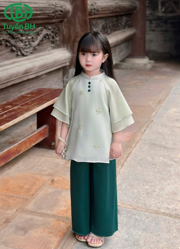 Set von tơ mẹ và bé của bé màu xanh