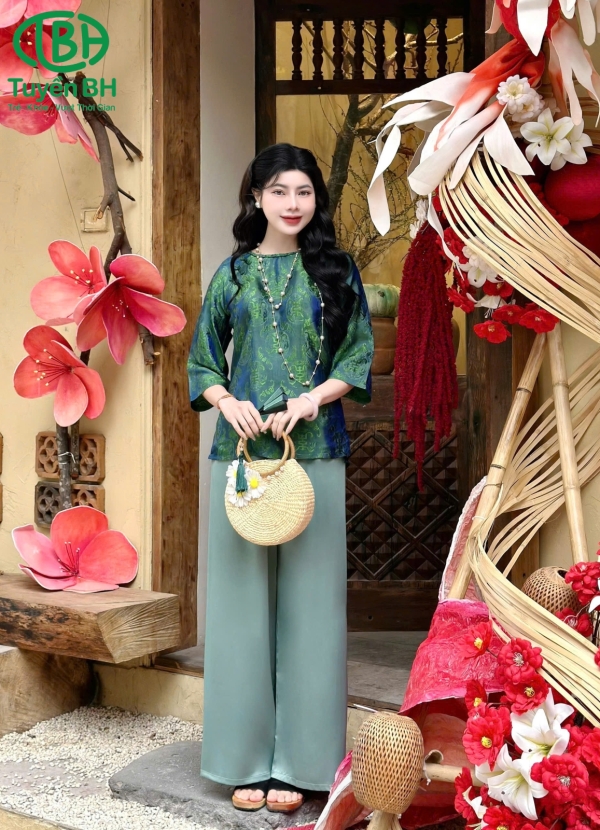 Tơ tằm chữ thọ cổ tết màu sen đậm