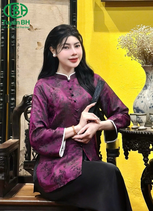 Tơ tằm cổ trụ nút ngọc màu xanh lá