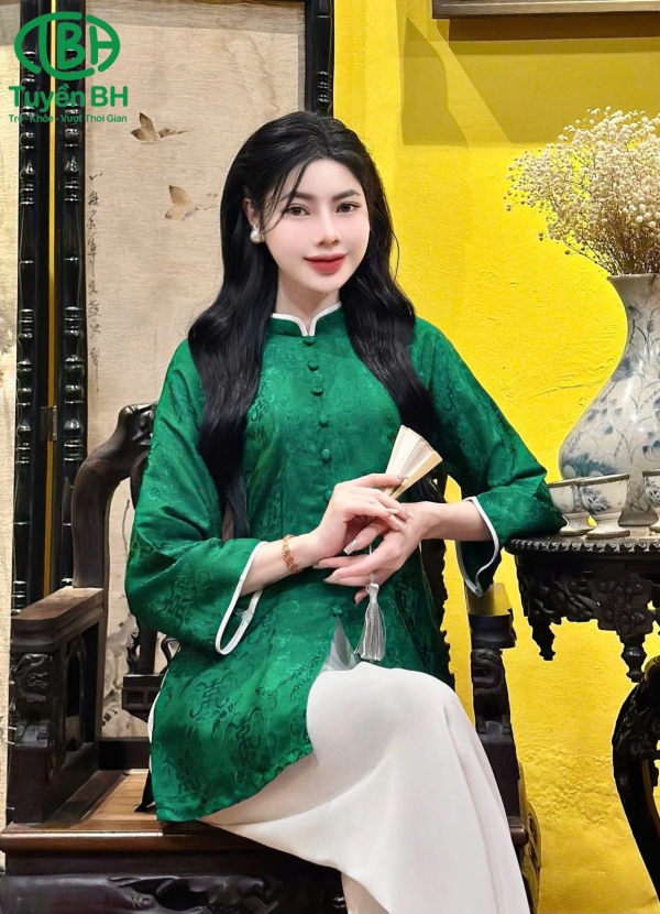 Tơ tằm cổ trụ nút ngọc màu xanh lá